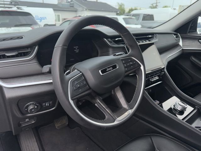 Used 2023 Jeep Grand Cherokee Limited image 10