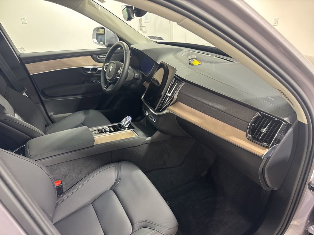 Used 2026 Volvo XC90 B5 Plus w/ Protection Package image 28