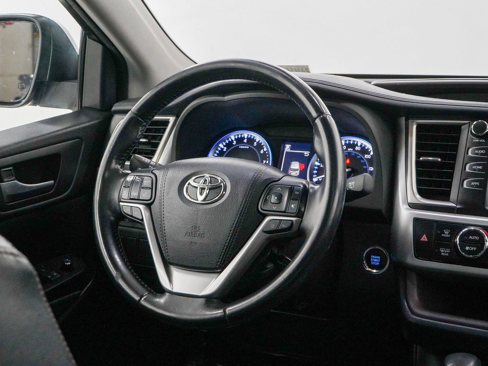 Used 2017 Toyota Highlander XLE image 13