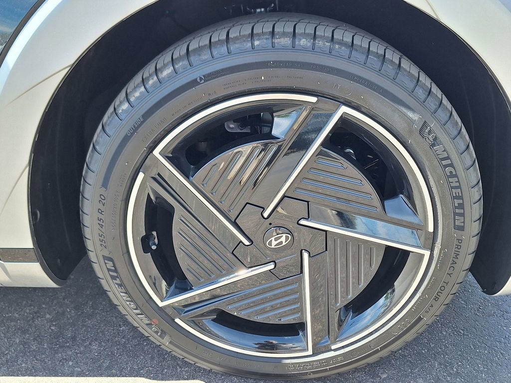 Certified 2026 Hyundai Ioniq 5 Limited image 34