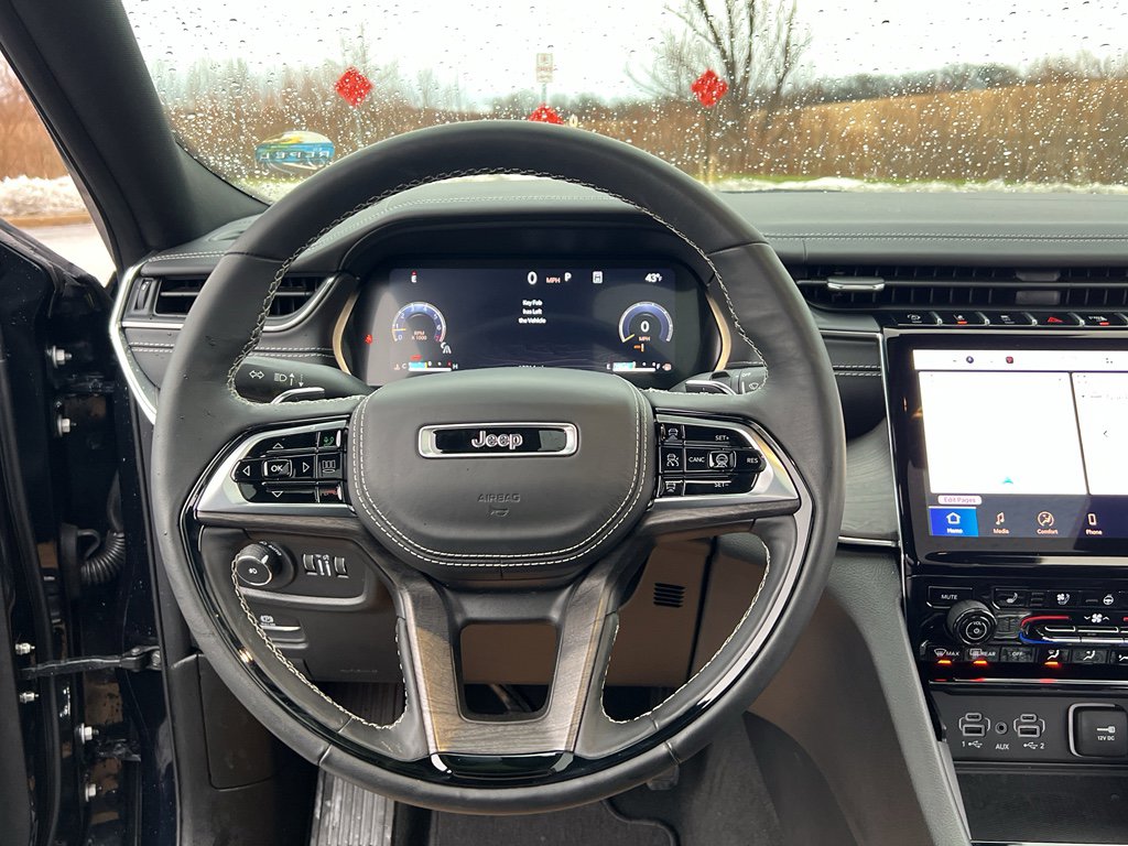 Used 2024 Jeep Grand Cherokee Overland w/ Adv Protech Group III image 34