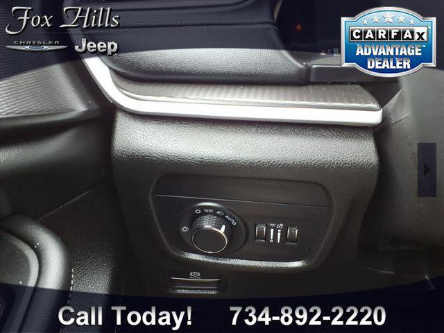 Certified 2024 Jeep Grand Cherokee Altitude AWD/4WD image 17