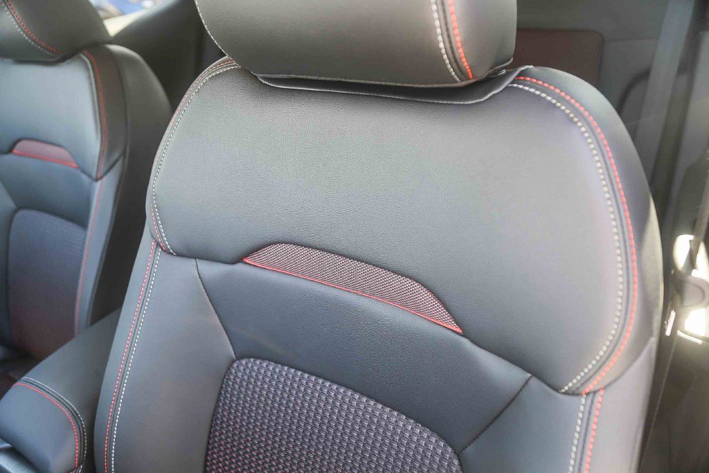New 2026 Nissan Kicks SR FWD image 25