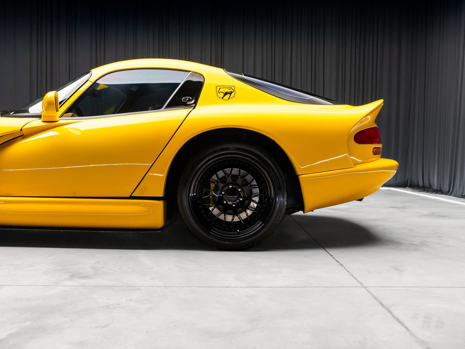 Used 2001 Dodge Viper GTS RWD image 43