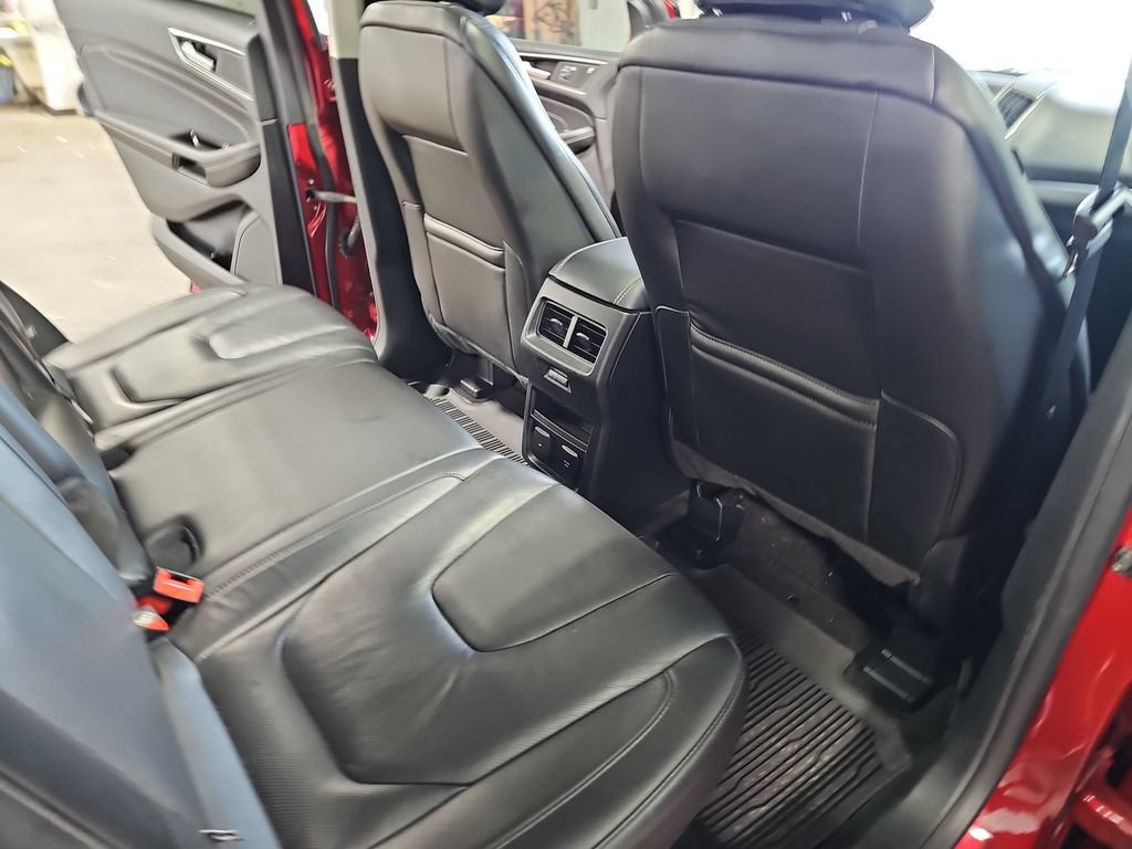 Used 2020 Ford Edge Titanium w/ Equipment Group 301A AWD/4WD image 11