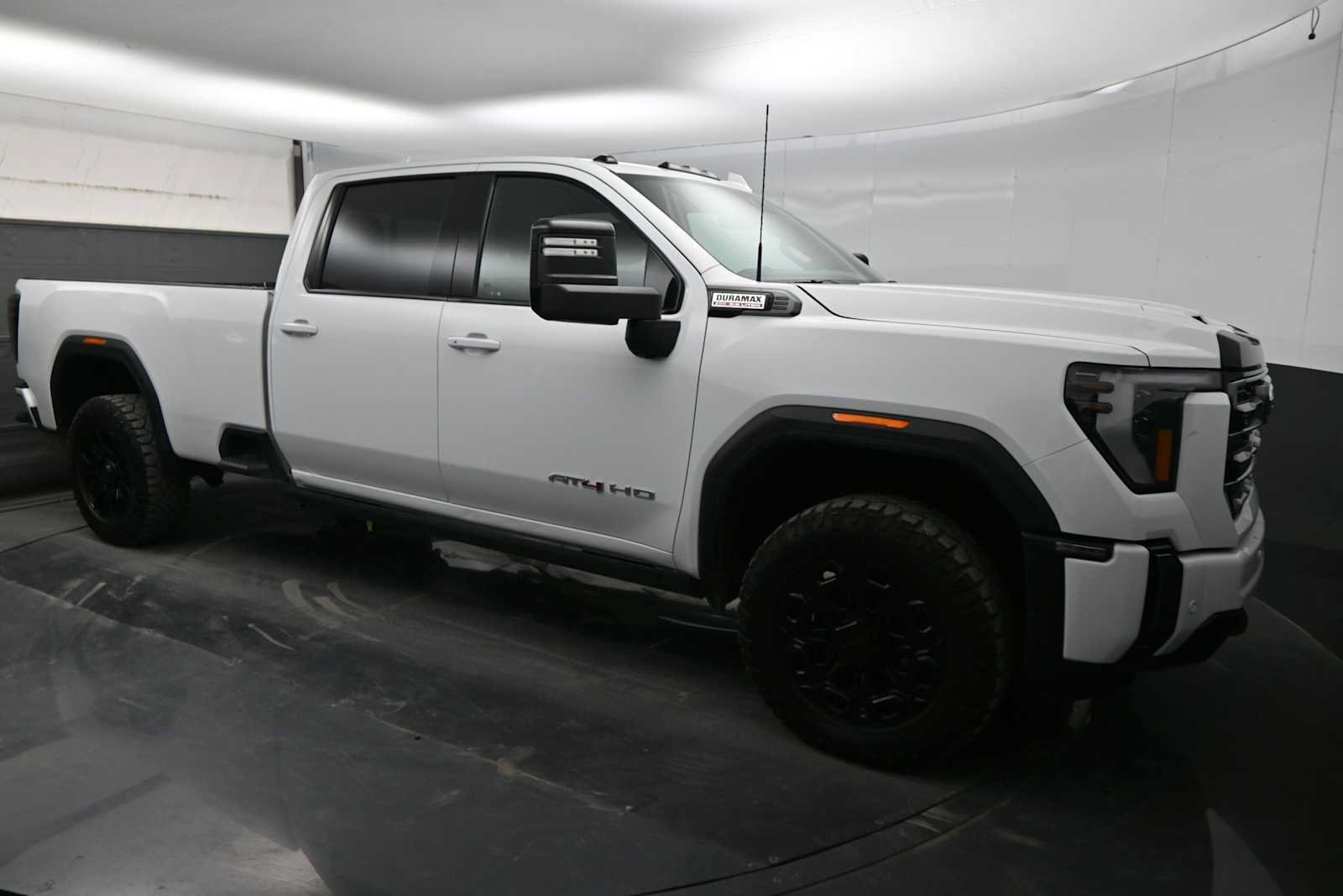 Used 2024 GMC Sierra 2500 AT4 w/ AT4 Premium Plus Package AWD/4WD image 5