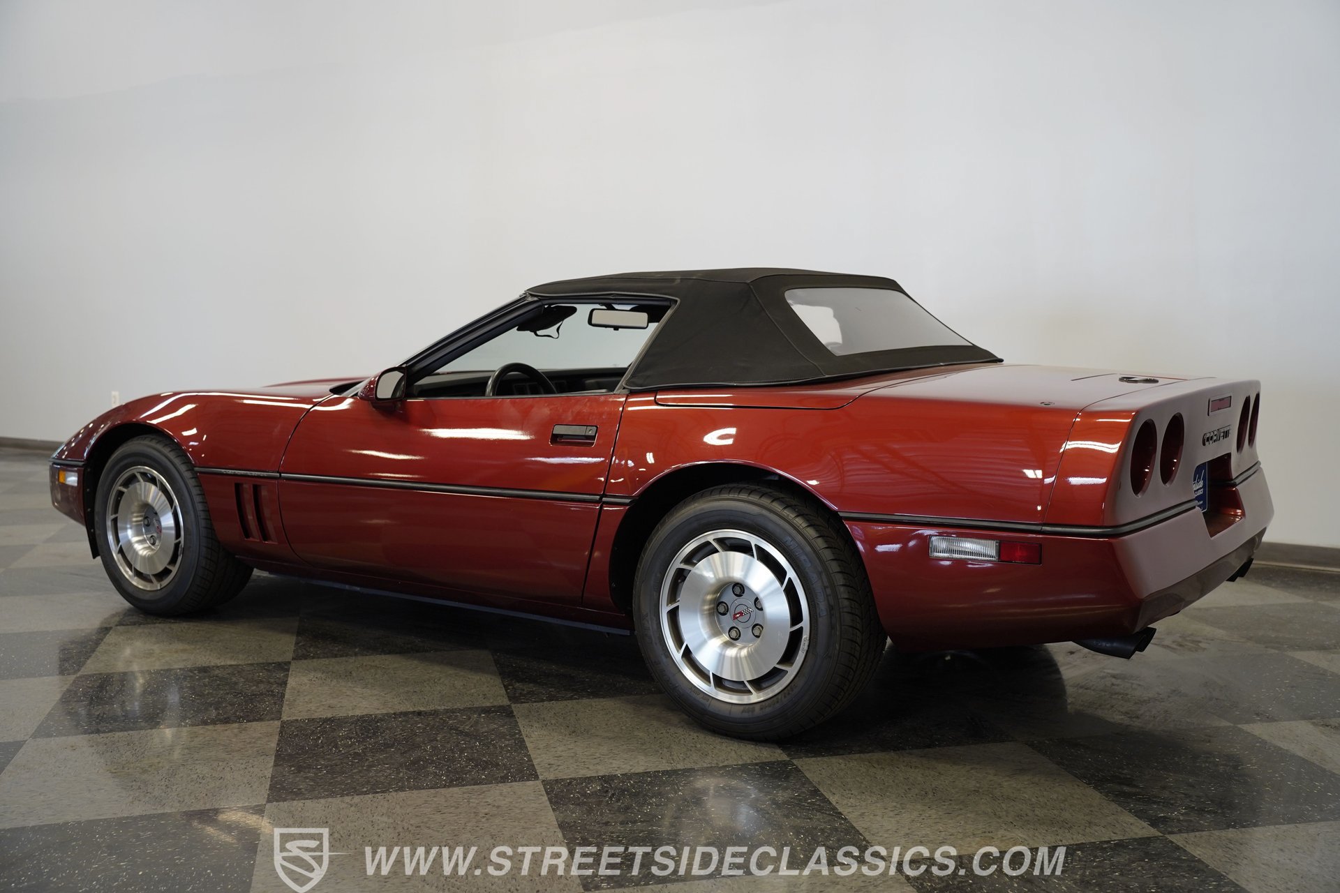 Used 1987 Chevrolet Corvette Convertible RWD image 25