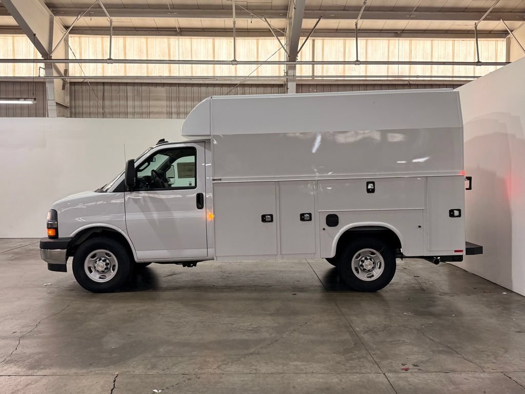 New 2025 Chevrolet Express 3500 w/ Power Convenience Package RWD image 15