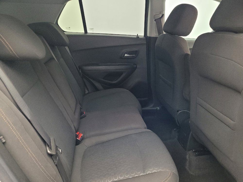 Used 2022 Chevrolet Trax LS w/ Tint and Cruise Package FWD image 19