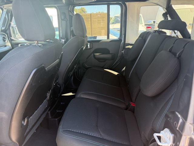 Used 2024 Jeep Wrangler Unlimited Rubicon 4xe AWD/4WD image 26