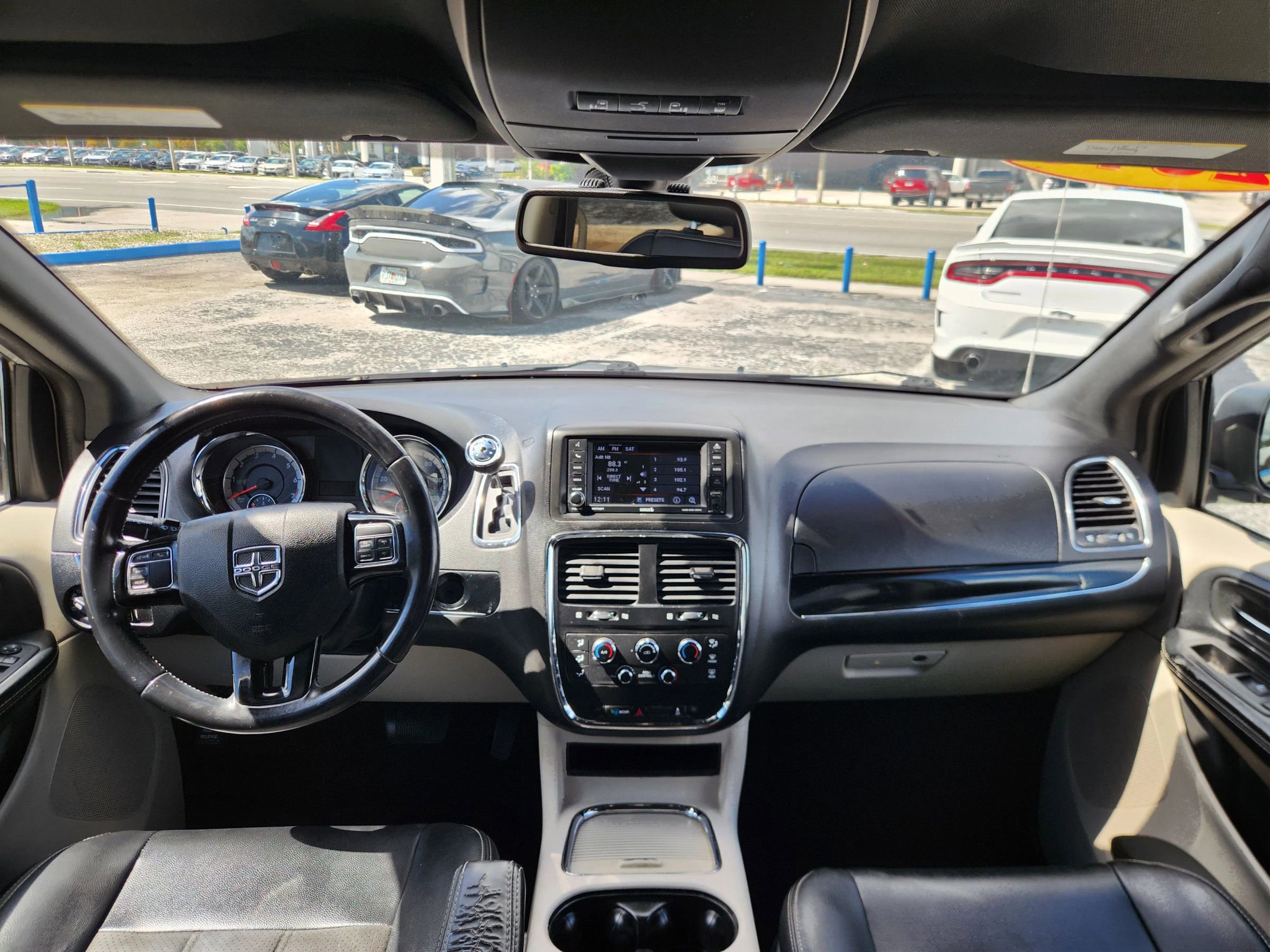 Used 2019 Dodge Grand Caravan SXT image 15