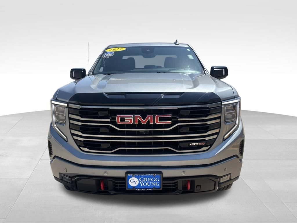 Used 2025 GMC Sierra 1500 AT4 w/ Technology Package AWD/4WD image 4