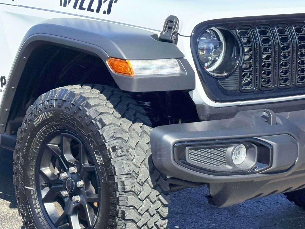 Used 2025 Jeep Wrangler Willys AWD/4WD image 5