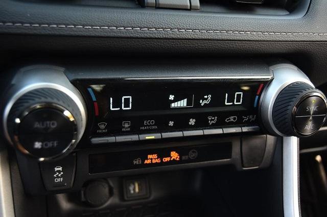 Used 2025 Toyota RAV4 XLE image 15