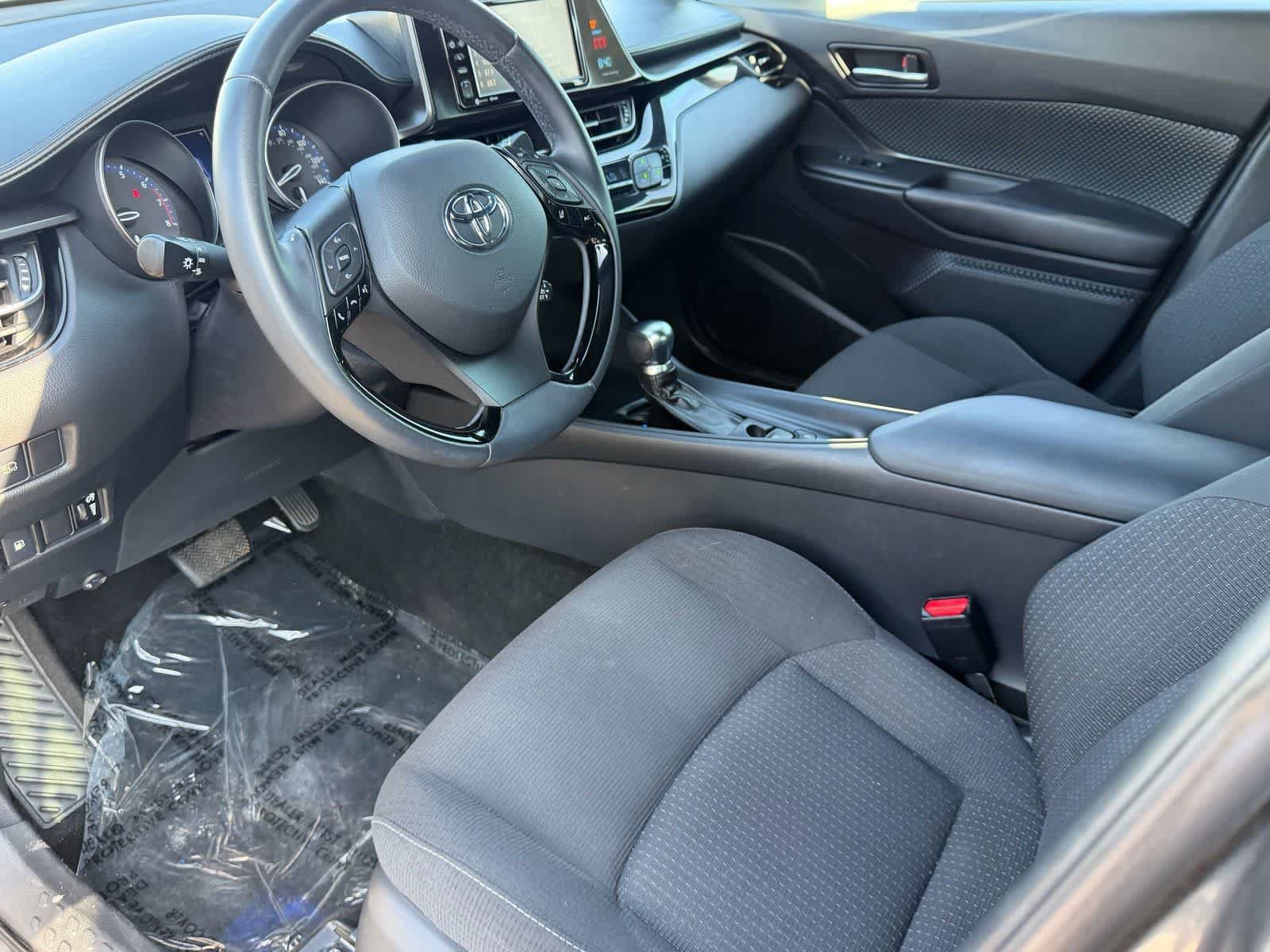 Used 2018 Toyota C-HR XLE FWD image 18