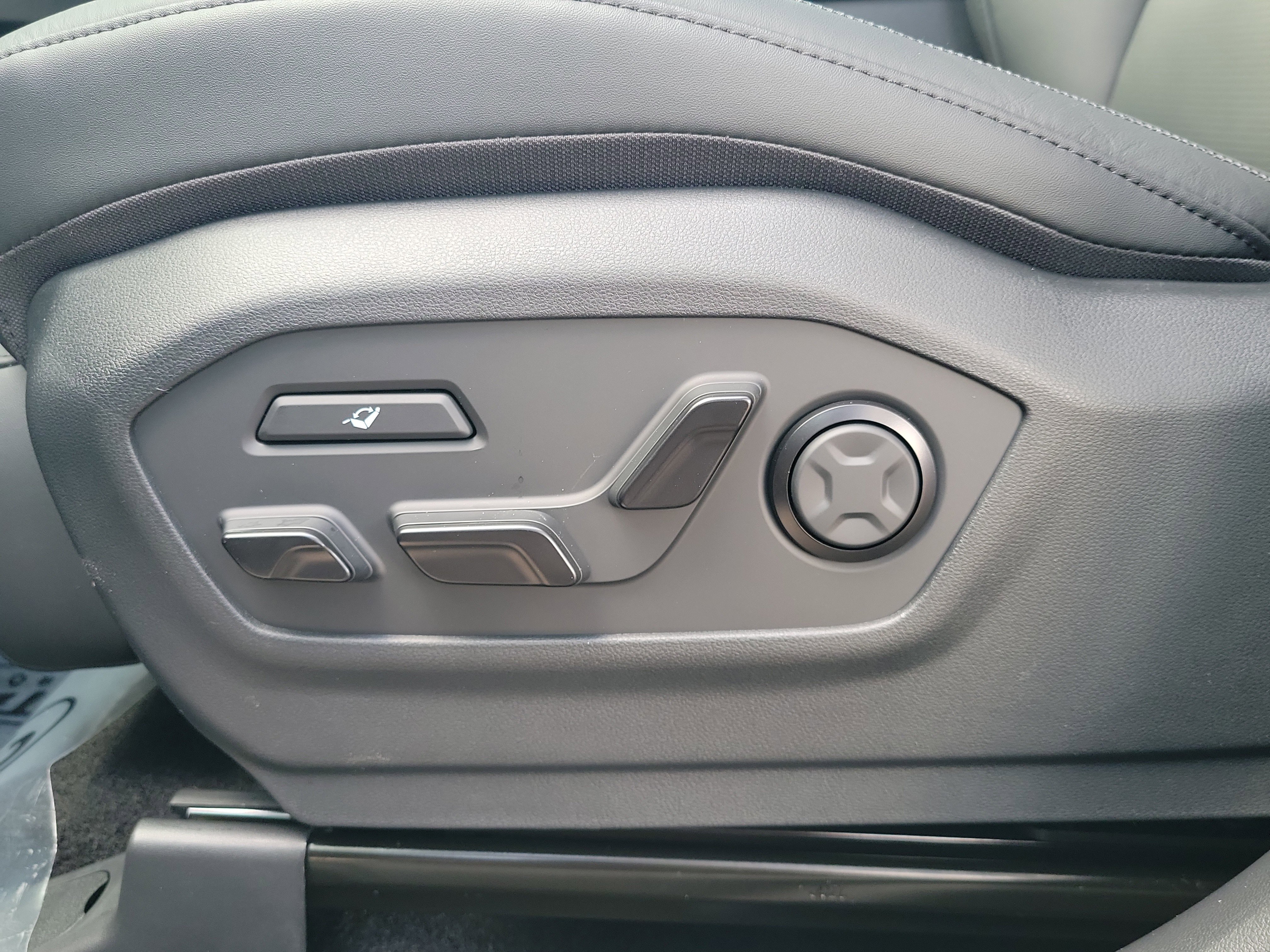 New 2026 Hyundai Santa Fe Calligraphy FWD image 18