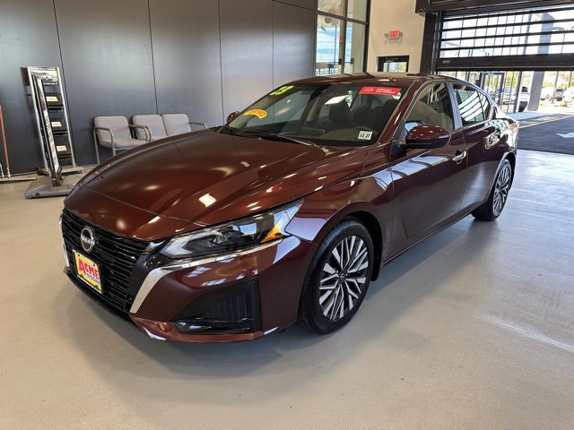 Certified 2023 Nissan Altima 2.5 SV image 1