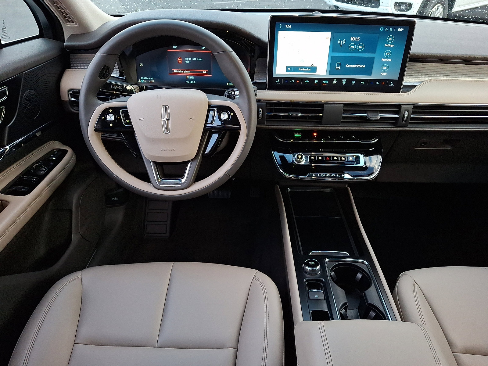 Certified 2024 Lincoln Corsair FWD image 12