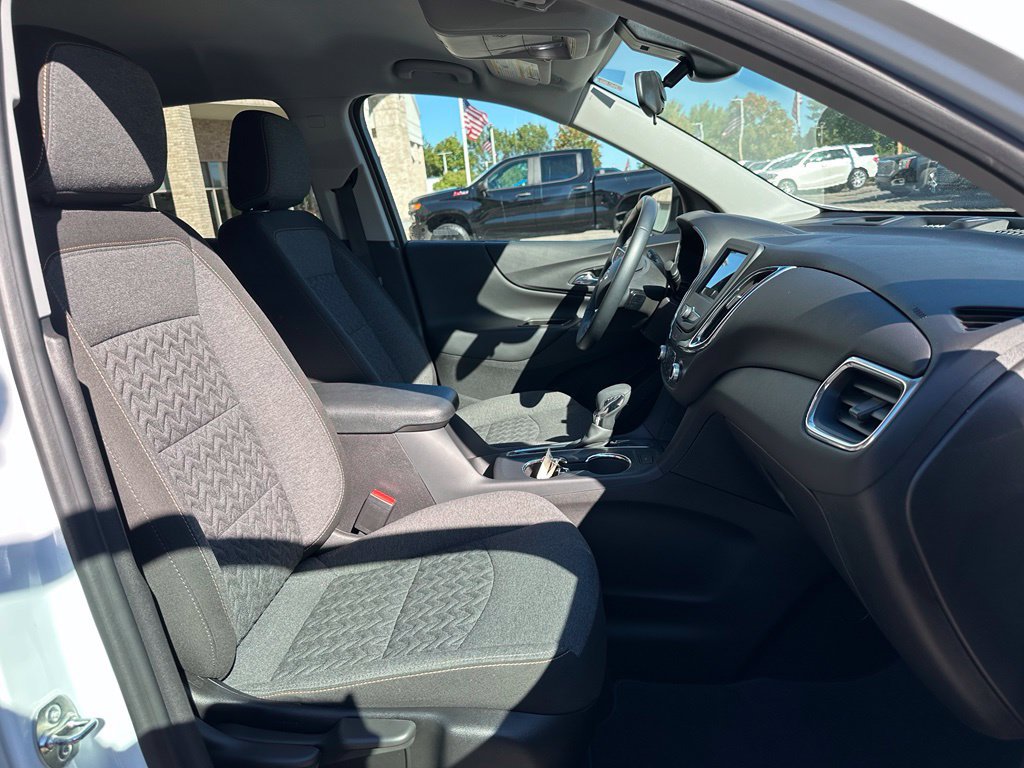 Used 2024 Chevrolet Equinox LT FWD image 30