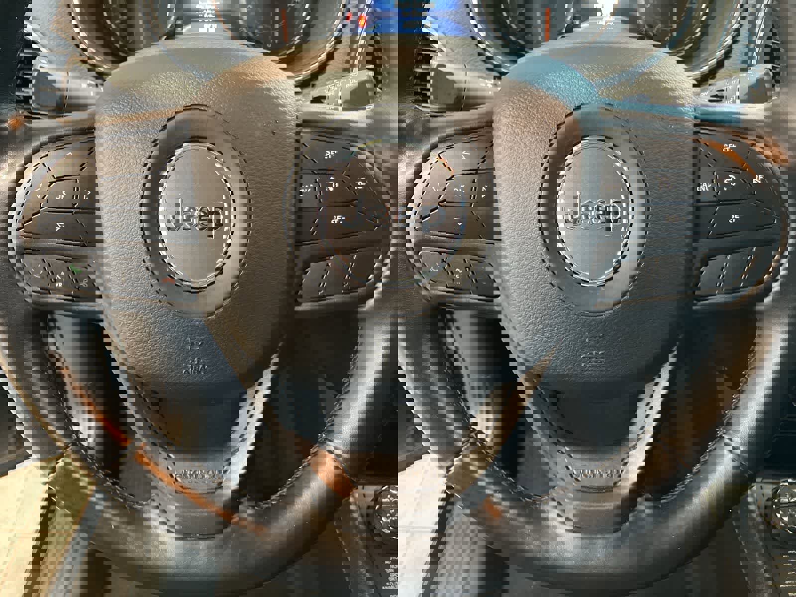 Used 2021 Jeep Cherokee Trailhawk w/ Comfort & Convenience Group image 15