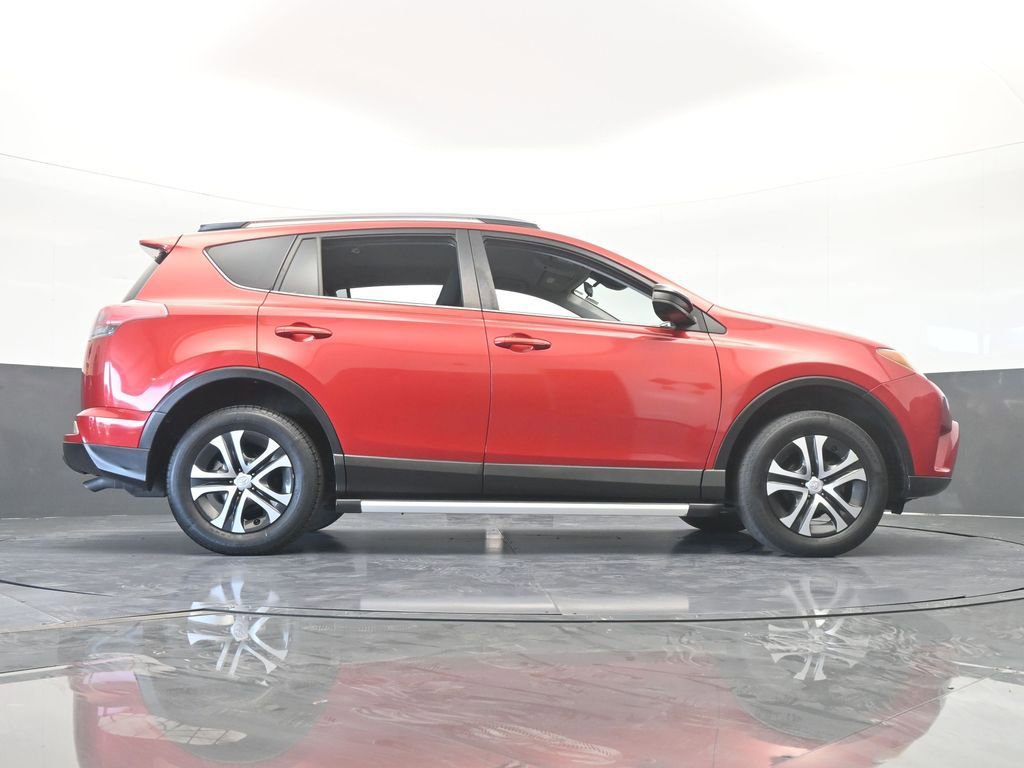 Used 2017 Toyota RAV4 LE image 59