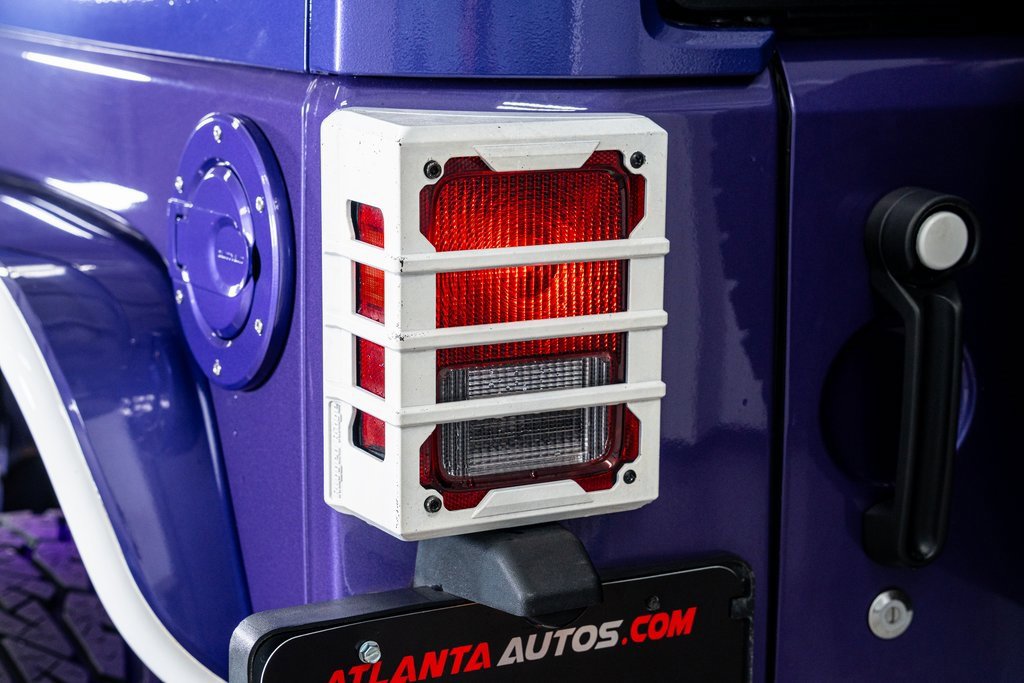 Used 2018 Jeep Wrangler Unlimited Sahara image 25