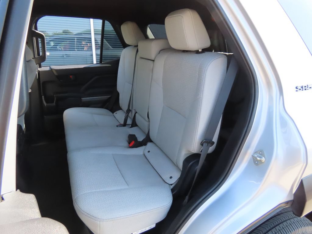 Used 2025 Toyota 4Runner SR5 AWD/4WD image 25