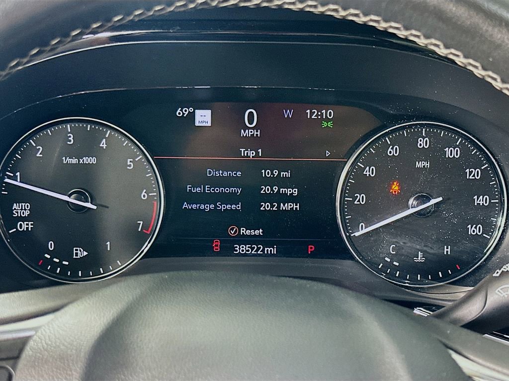 Used 2023 Buick Envision Avenir image 23