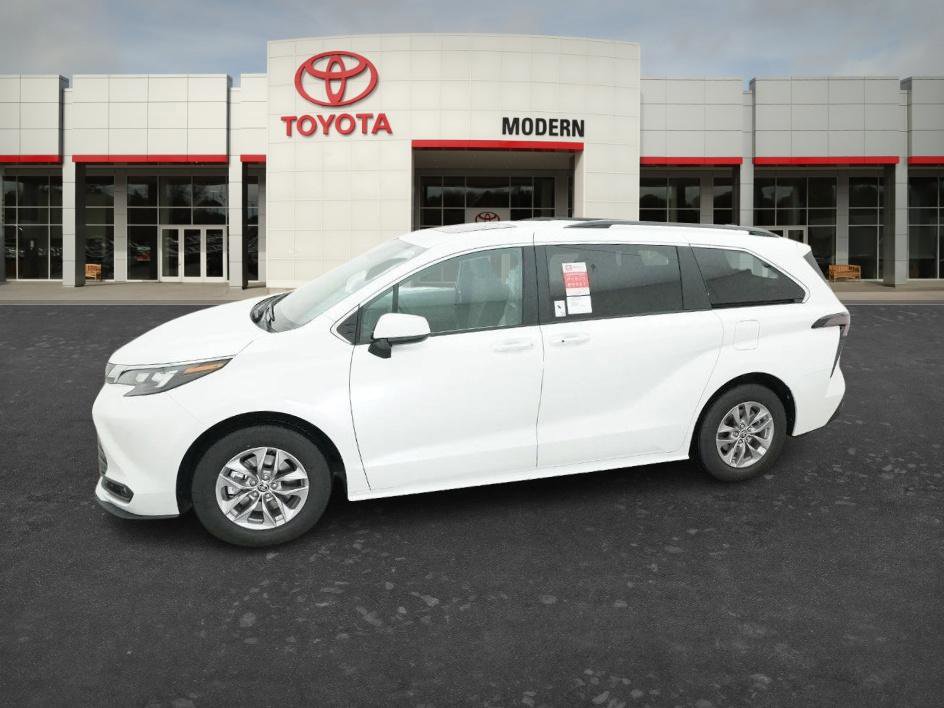 New 2026 Toyota Sienna XLE AWD/4WD image 17