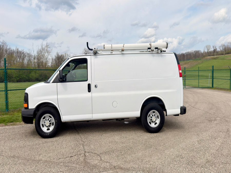 Used 2013 Chevrolet Express 2500 image 2