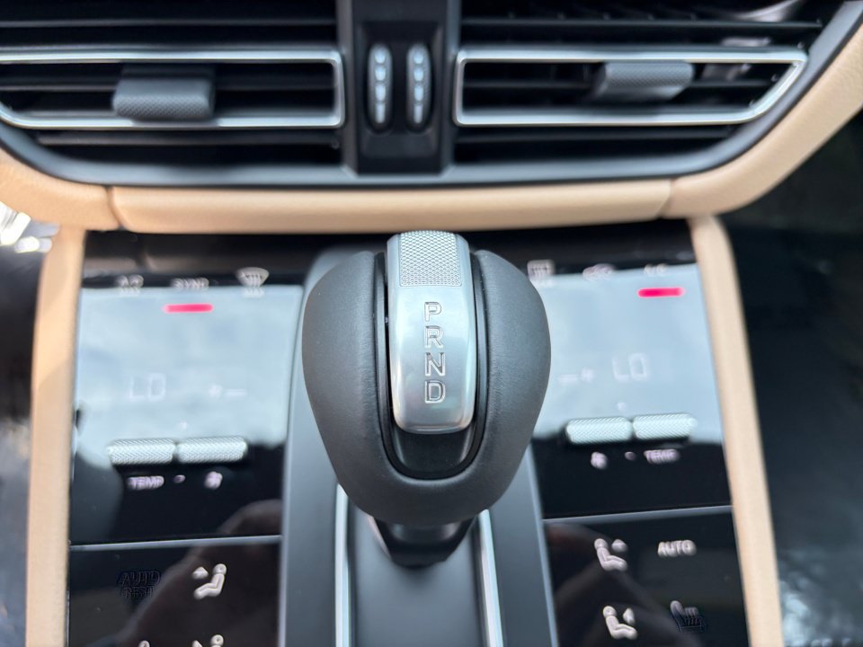 New 2026 Porsche Macan AWD/4WD image 25