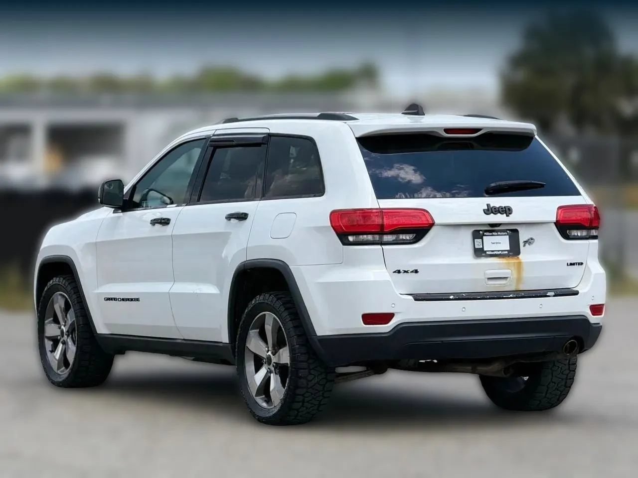 Used 2015 Jeep Grand Cherokee Limited w/ Luxury Group II AWD/4WD image 10