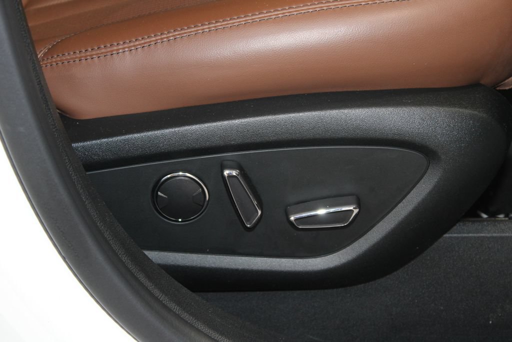 Used 2022 Lincoln Nautilus Reserve w/ Equipment Group 201A FWD image 27