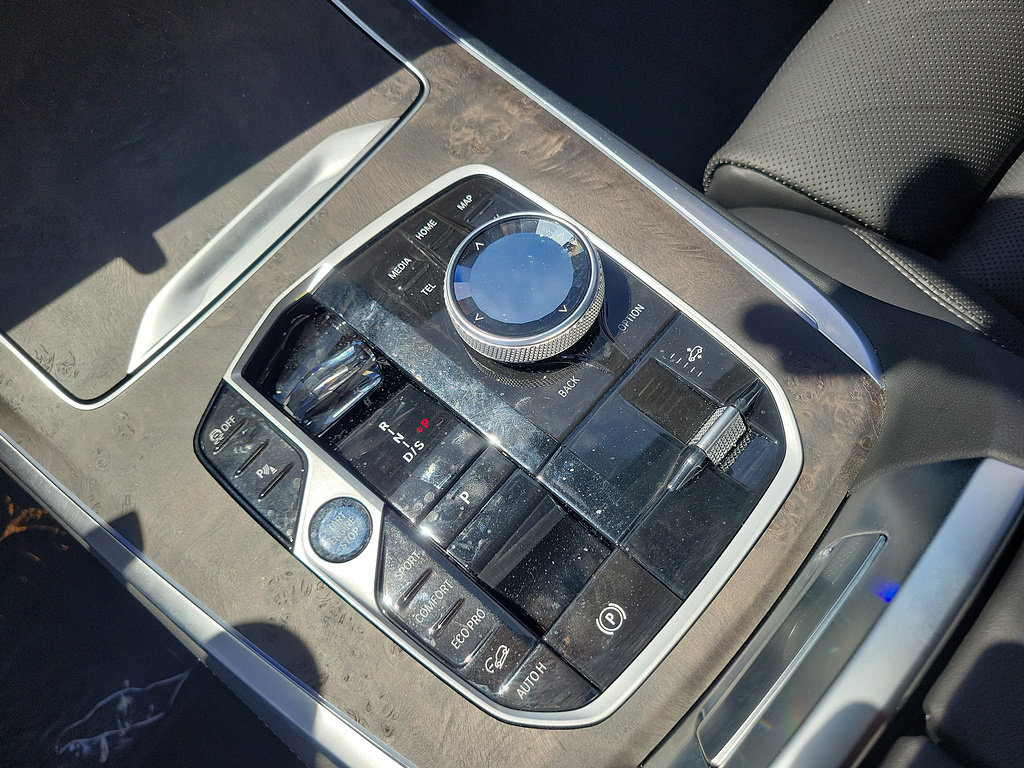 Used 2026 BMW X7 xDrive40i AWD/4WD image 33