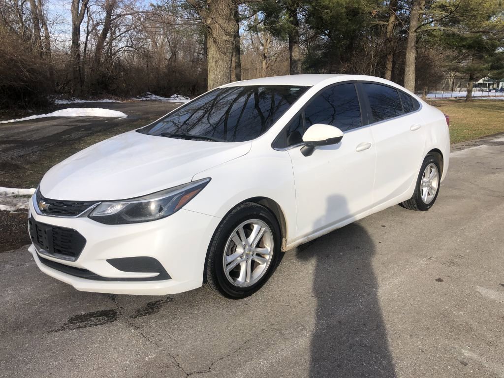 Used 2018 Chevrolet Cruze LT image 1