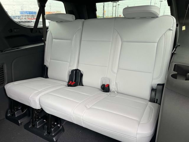 New 2025 Chevrolet Suburban Premier image 18
