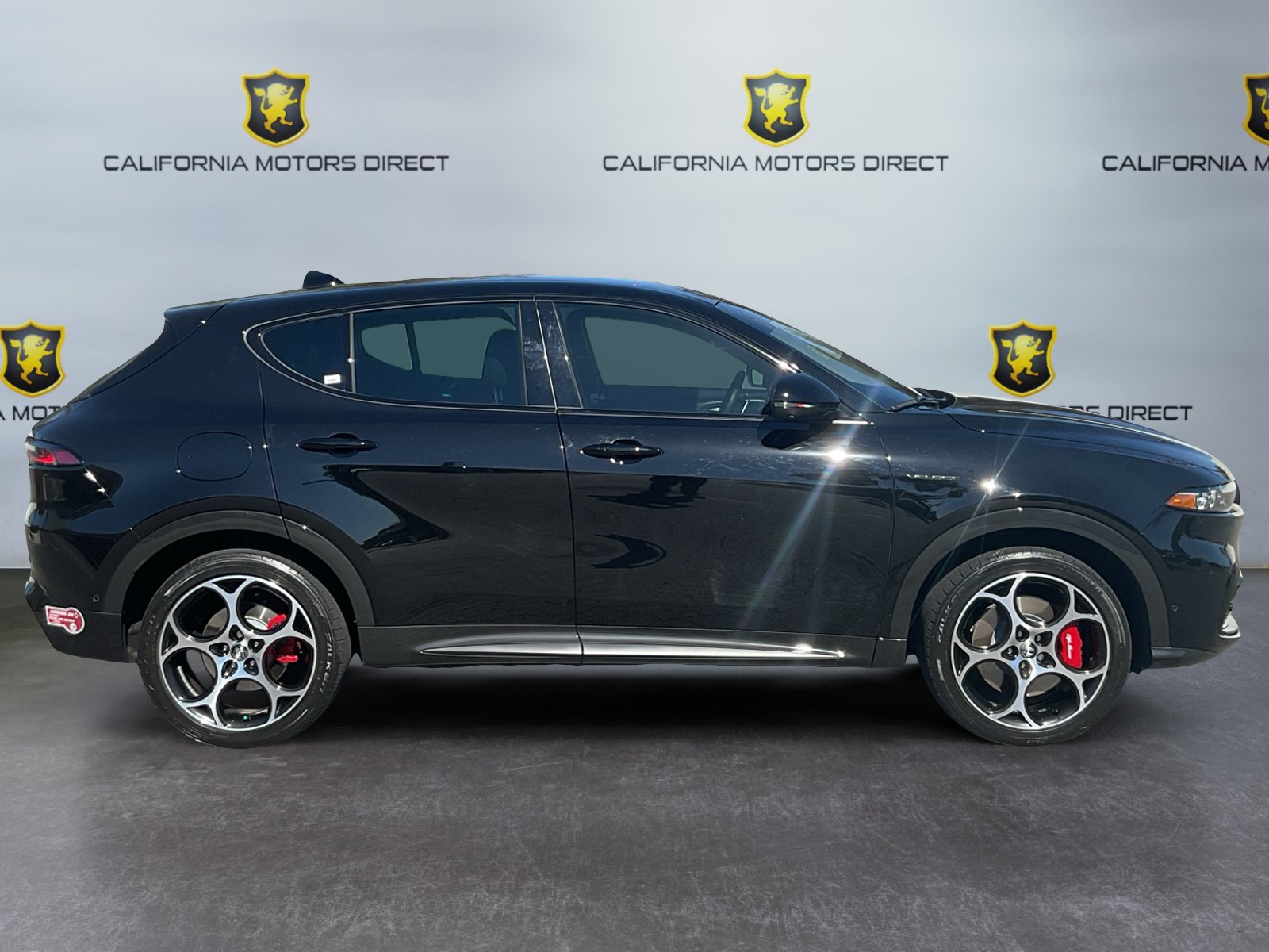 Used 2024 Alfa Romeo Tonale Veloce AWD/4WD image 3