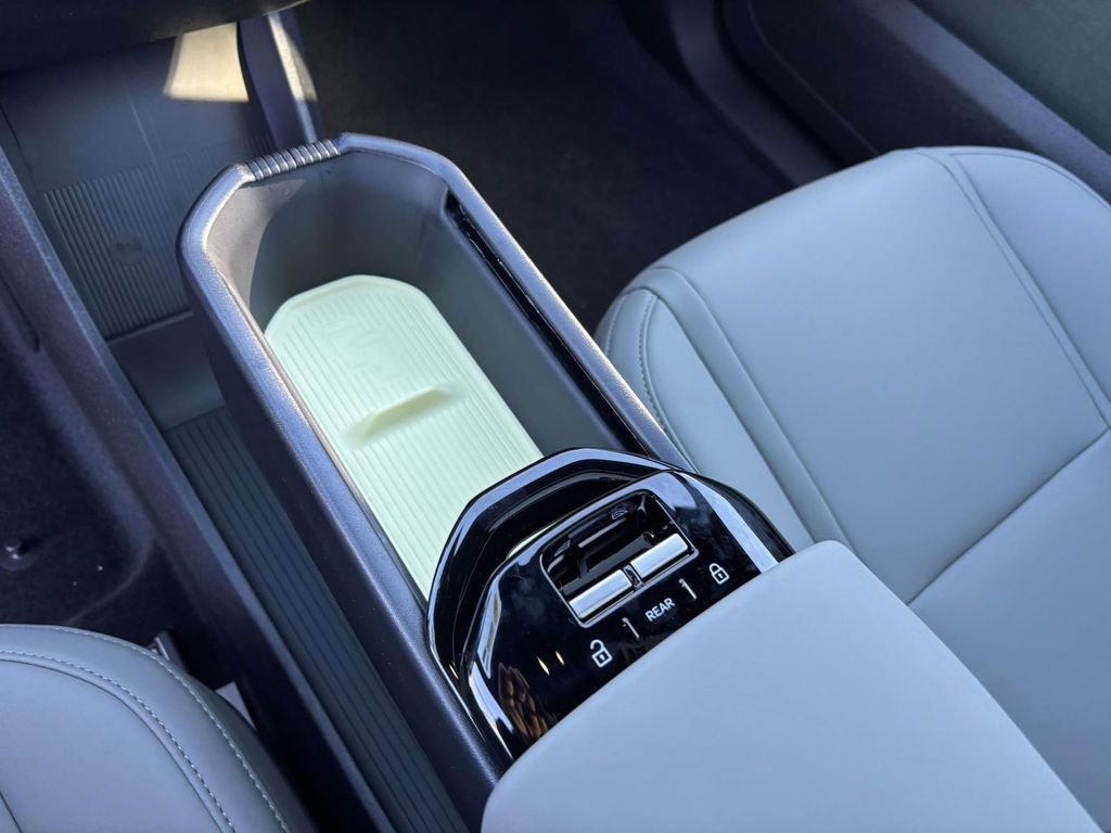 New 2026 Volvo EX30 Cross Country Ultra image 21