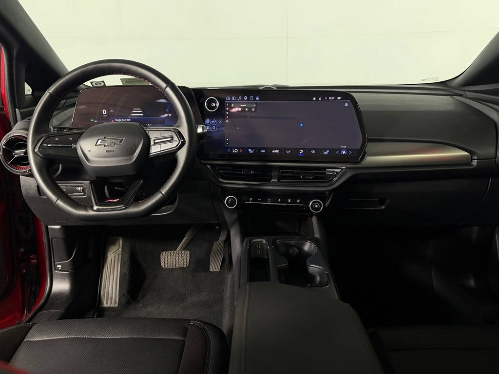 Used 2025 Chevrolet Equinox EV RS FWD image 12