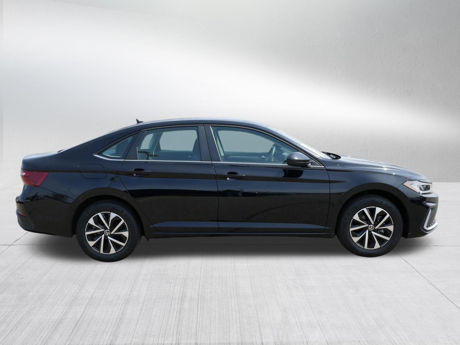 Certified 2025 Volkswagen Jetta S image 8