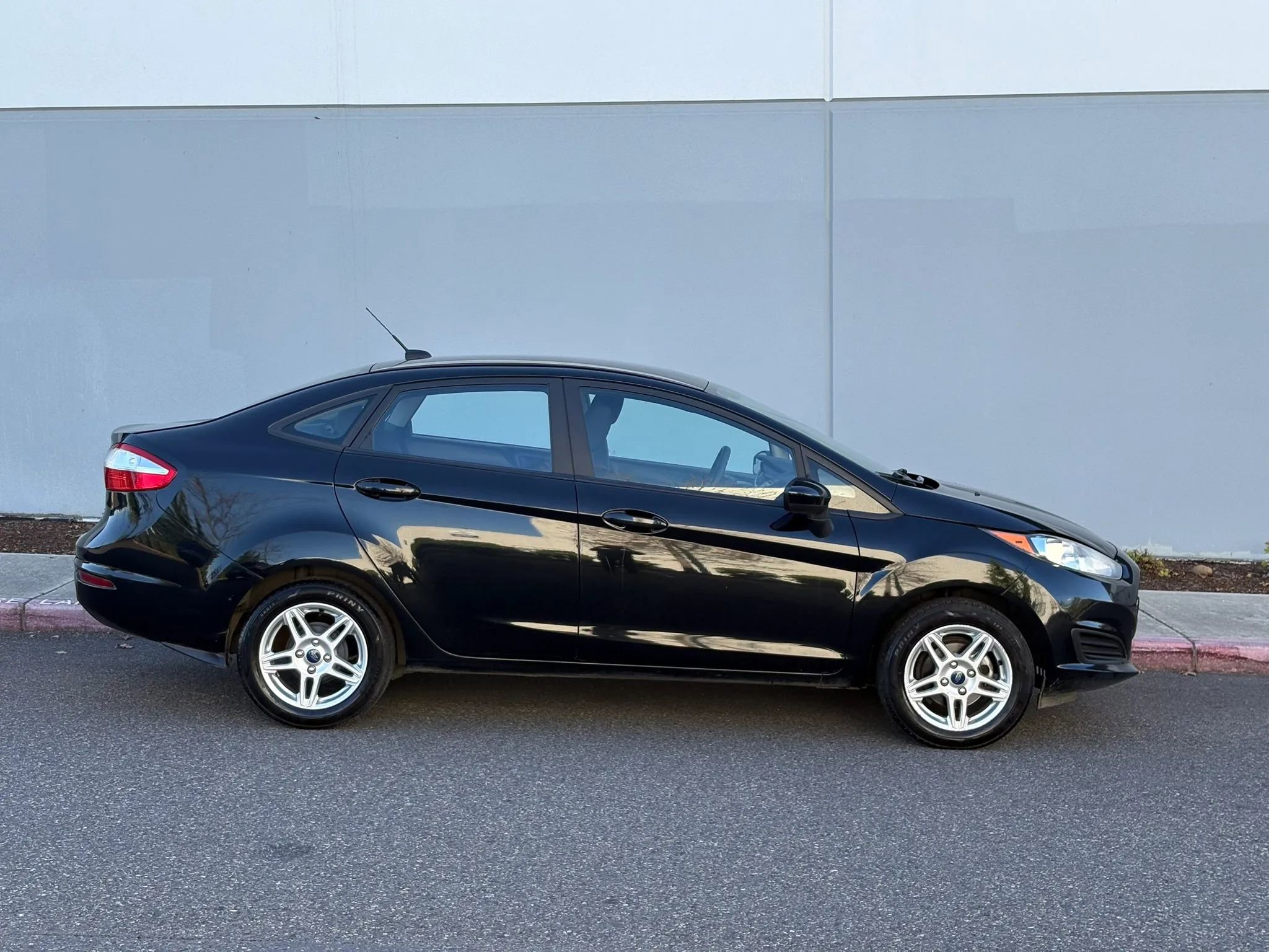 Used 2019 Ford Fiesta SE FWD image 7