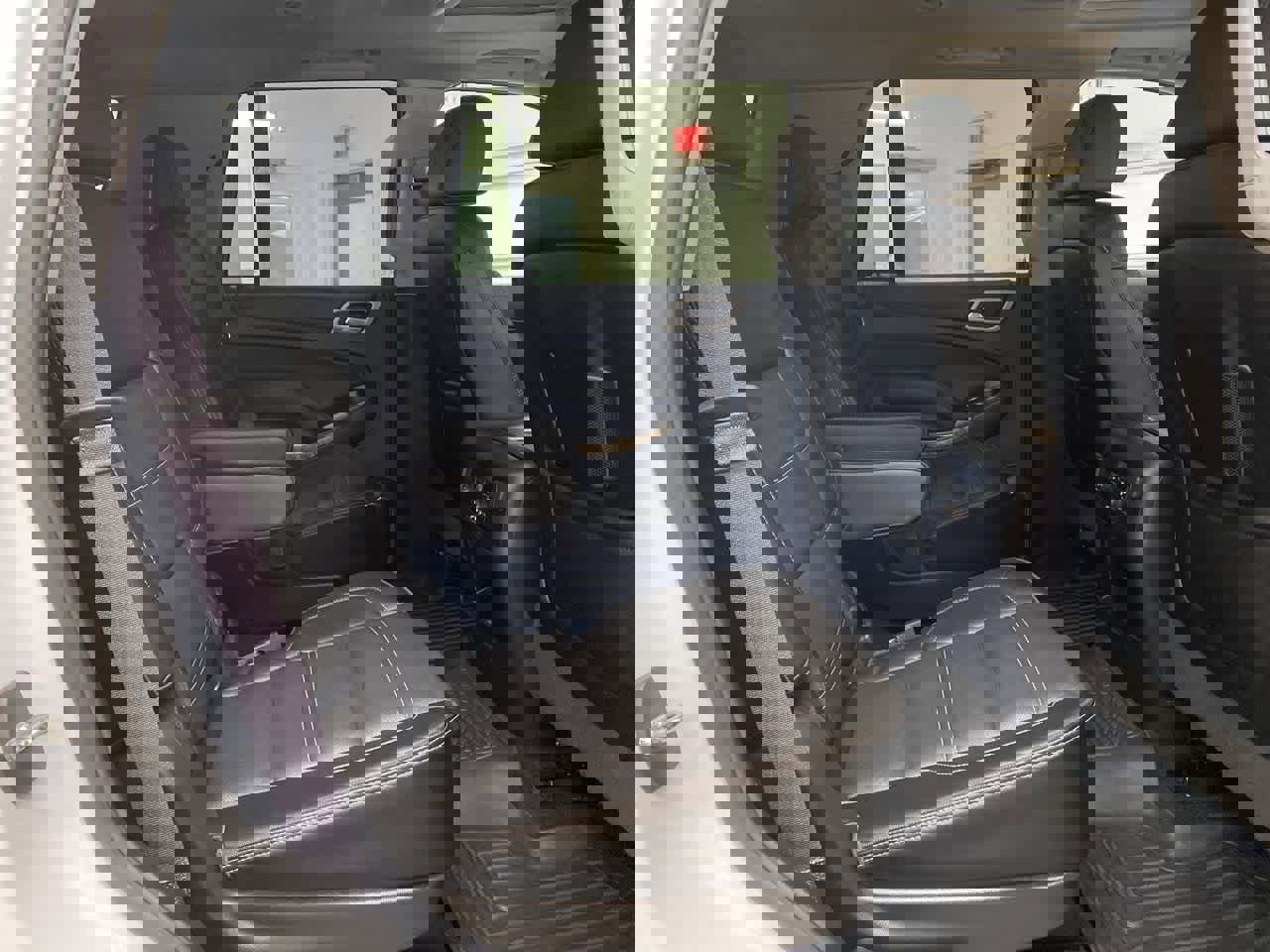 Used 2016 GMC Yukon Denali w/ Open Road Package image 17