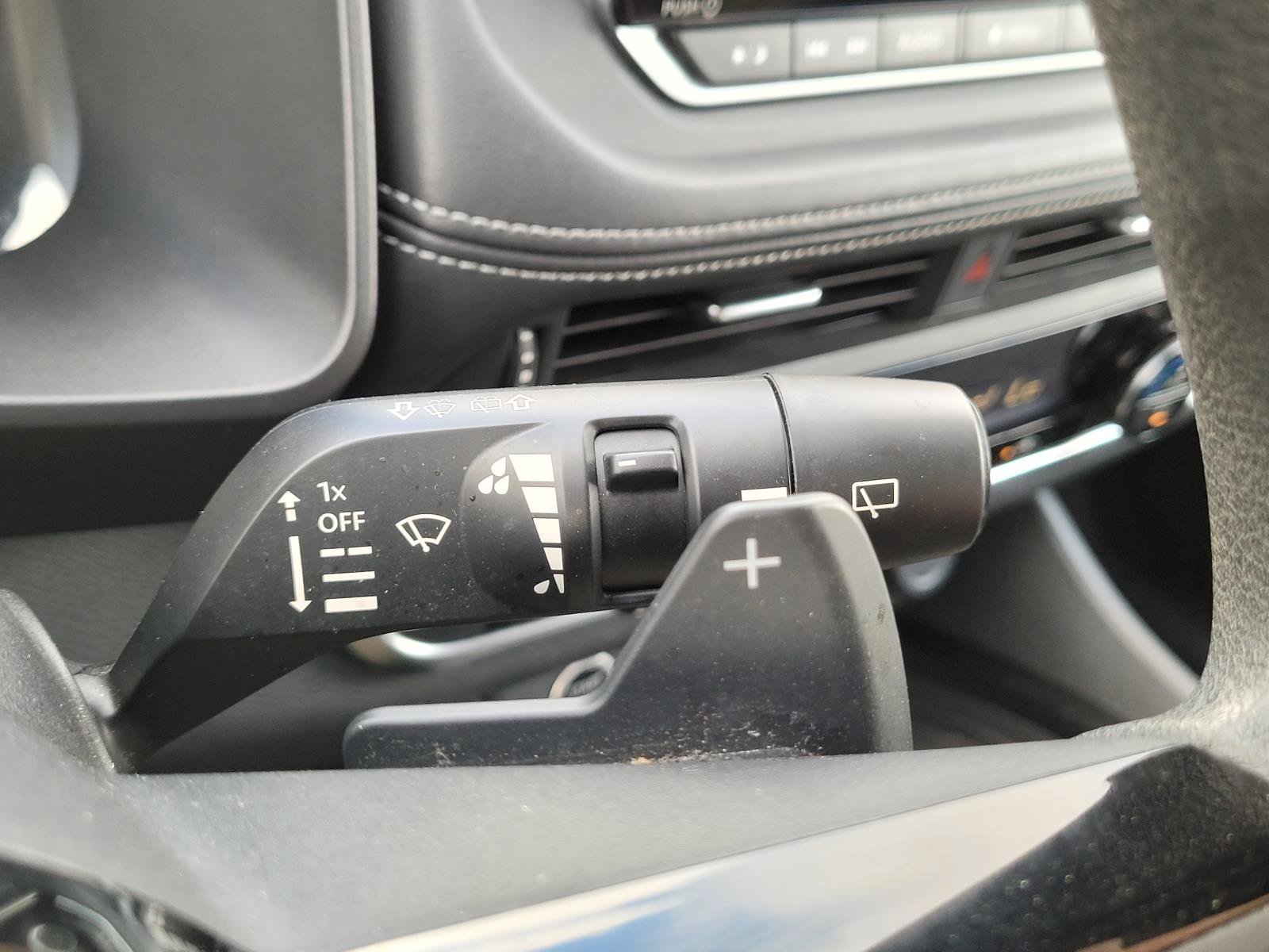 Used 2023 Nissan Rogue SV AWD/4WD image 30