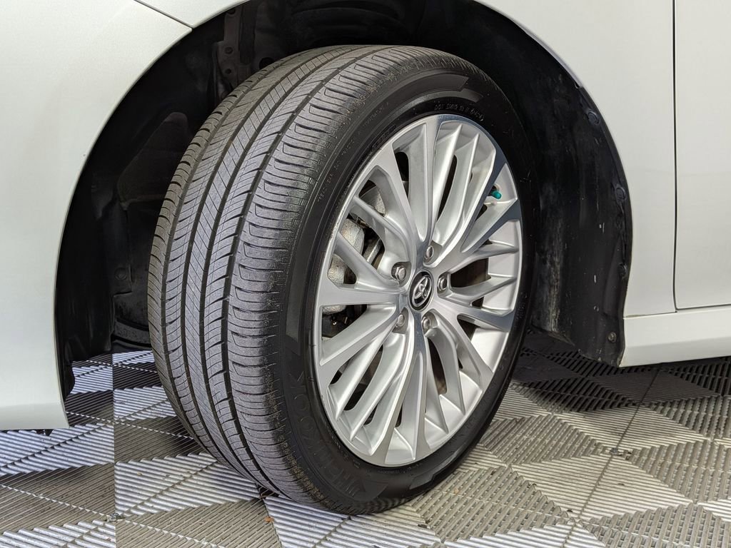 Used 2020 Toyota Camry XLE FWD image 10