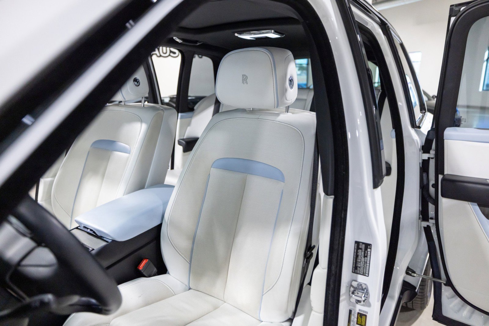 Used 2019 Rolls-Royce Cullinan image 38