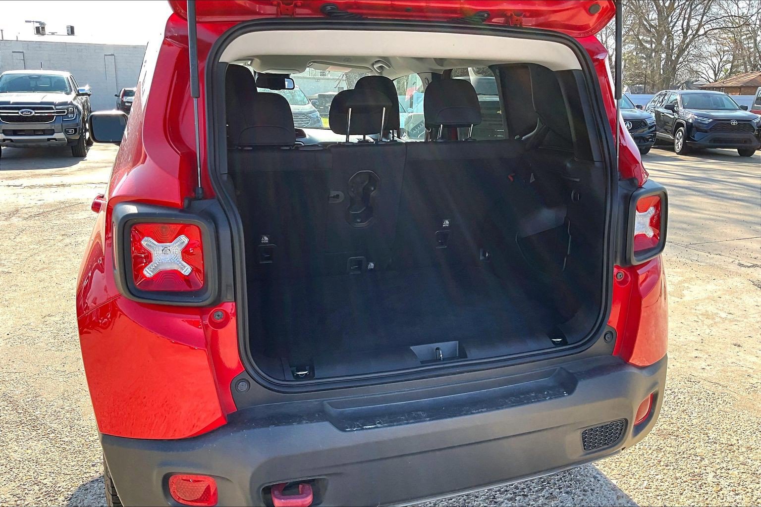 Used 2022 Jeep Renegade Trailhawk image 19