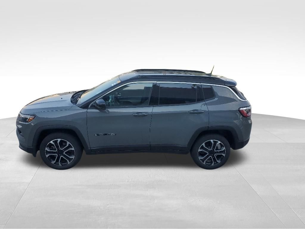 Used 2023 Jeep Compass Limited AWD/4WD image 2