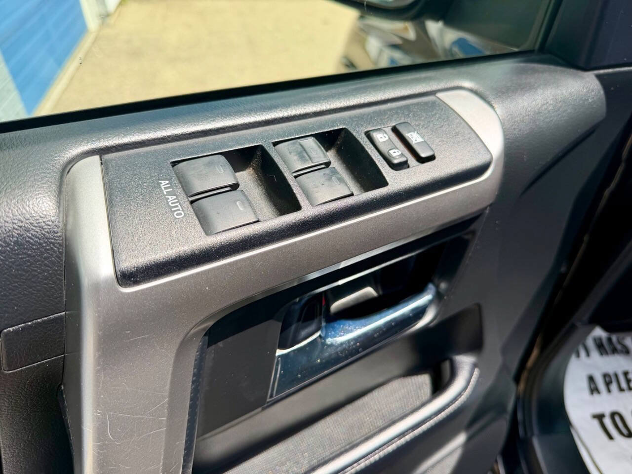 Used 2018 Toyota 4Runner SR5 AWD/4WD image 33