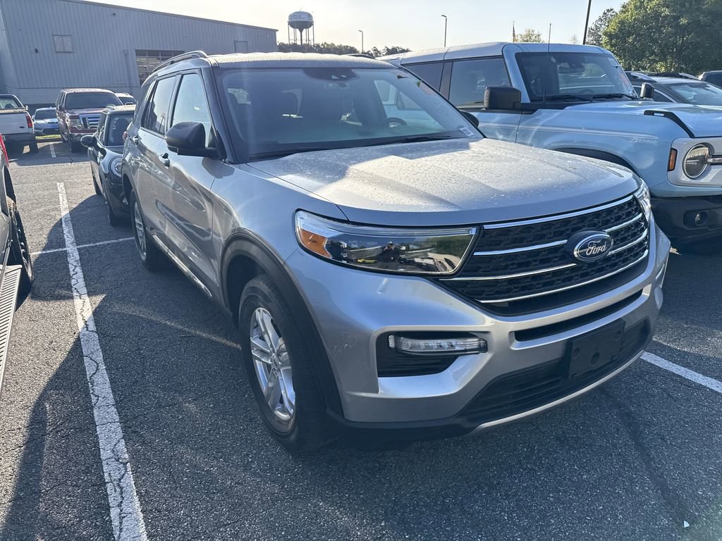 Used 2023 Ford Explorer XLT w/ Equipment Group 202A AWD/4WD image 21