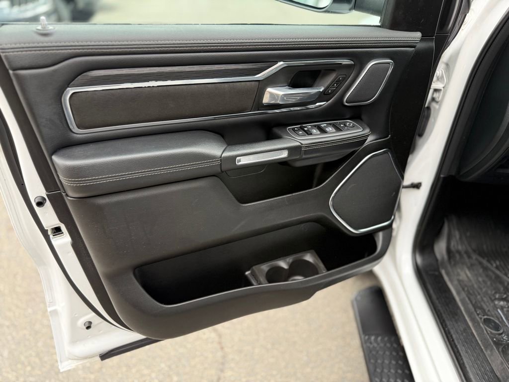 Used 2024 RAM 1500 Laramie AWD/4WD image 23